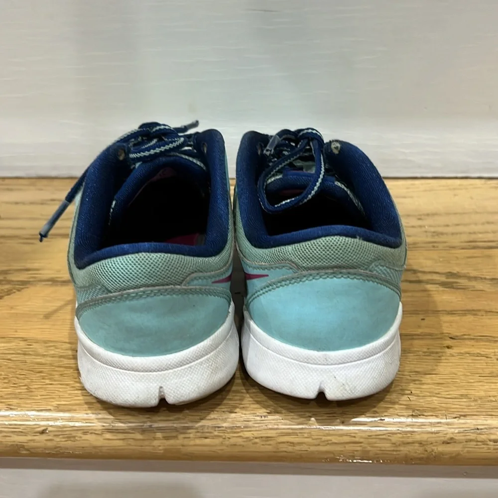 Nike Flex kid’s Running sneakers-size 3Y